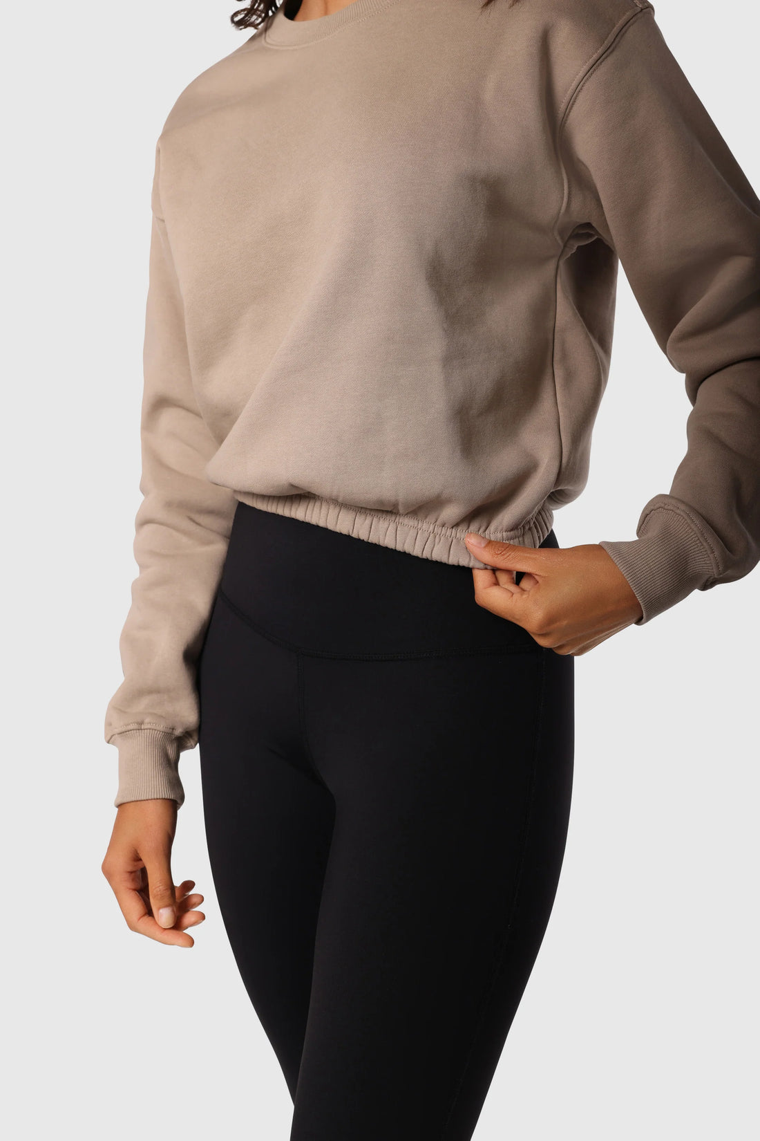 【HUECLOSET】Sporty string v-neck nylon sweatshirt R4357 Cinch-Waist Crewneck
